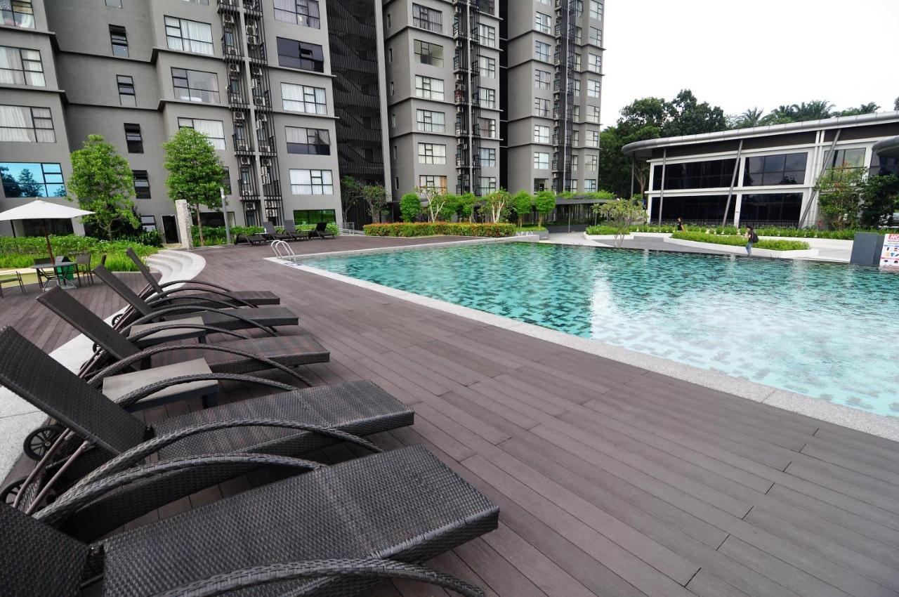 Hyve Soho Cyberjaya By Idealhub Apartment Exterior photo